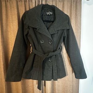 Outer Edge Elegant Black Outerwear